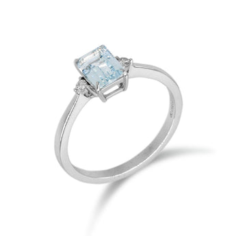 祖母綠形冰藍色海藍寶鑽石戒指 - WILLS JEWELLERY