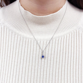 圓形藍寶石圍鑽吊墜 - WILLS JEWELLERY