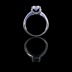 經典四爪弧形鏡底漸變粗肶鑽石戒指款式 - WILLS JEWELLERY