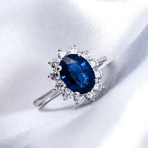 橢圓形藍寶石圍鑽戒指 - WILLS JEWELLERY