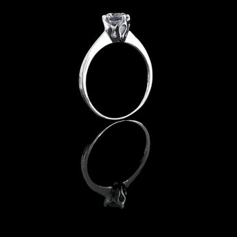 經典四爪皇冠雕刻刀肶鑽石戒指款式 - WILLS JEWELLERY