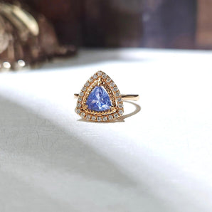 三角形戒指 · 天藍色藍寶石 - WILLS JEWELLERY