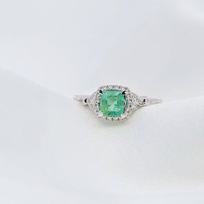 紐結戒指．銅綠色綠寶石 - WILLS JEWELLERY