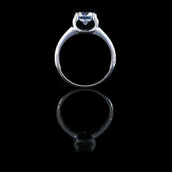 經典四爪弧形鏡底扁平鑽石戒指款式 - WILLS JEWELLERY