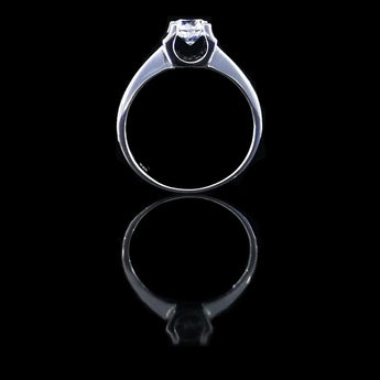 經典四爪弧形鏡底刀肶鑽石戒指款式 - WILLS JEWELLERY