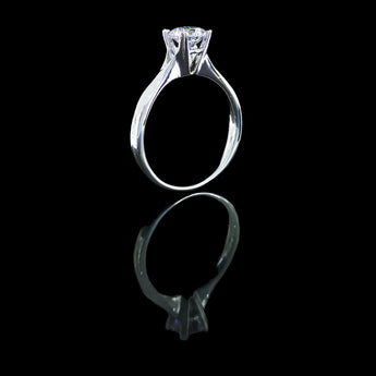 經典尖頂四爪鑽石戒指款式 - WILLS JEWELLERY