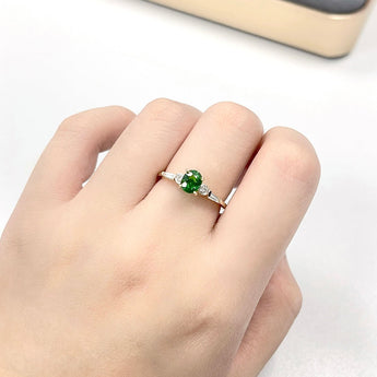 古典旦形沙弗萊寶石長梯方鑽石戒指 - WILLS JEWELLERY