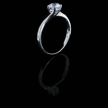 經典四爪扭肶鑽石戒指款式 - WILLS JEWELLERY