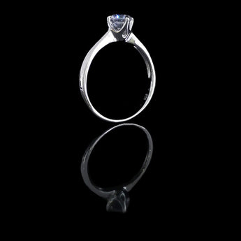 經典四爪皇冠刀肶鑽石戒指款式 - WILLS JEWELLERY