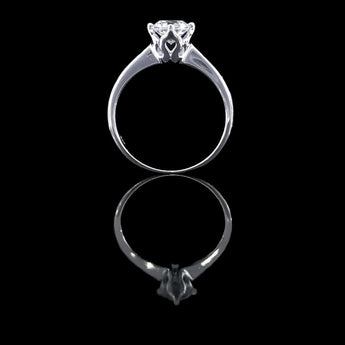 經典四爪皇冠雕刻刀肶鑽石戒指款式 - WILLS JEWELLERY